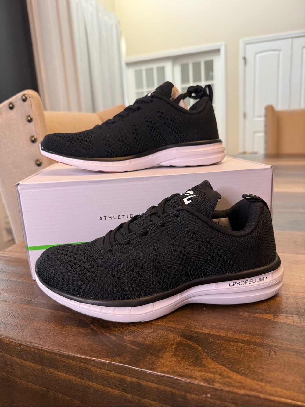 APL TechLoom Pro Women’s Low Top Knit Sneakers Black/White/Gum, Sz 6.5 or 5